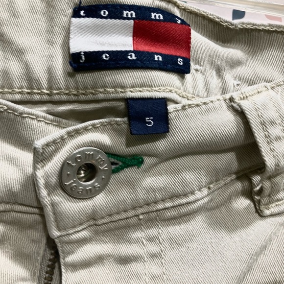 Tommy Hilfinger khaki jeans  : these are a size 5 khaki jean’s fantastic shape - Picture 7 of 10